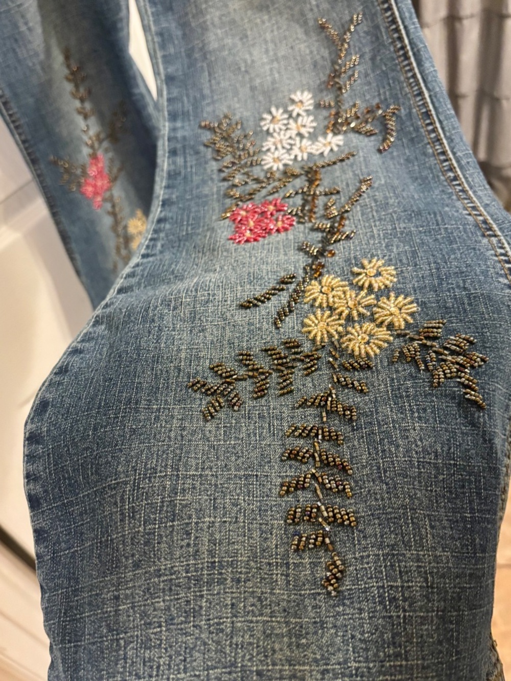 Denim Bell Bottom Floral Beaded -L - Picture 3 of 9